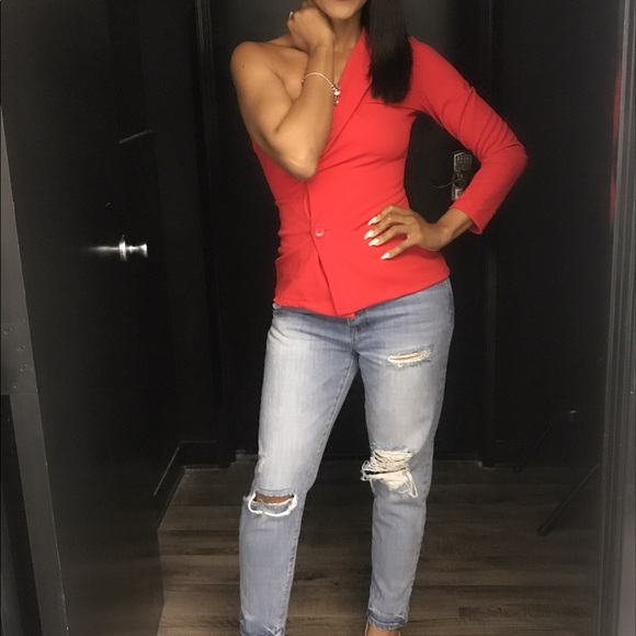 Red off the shoulder blazer - Picture 3 of 4